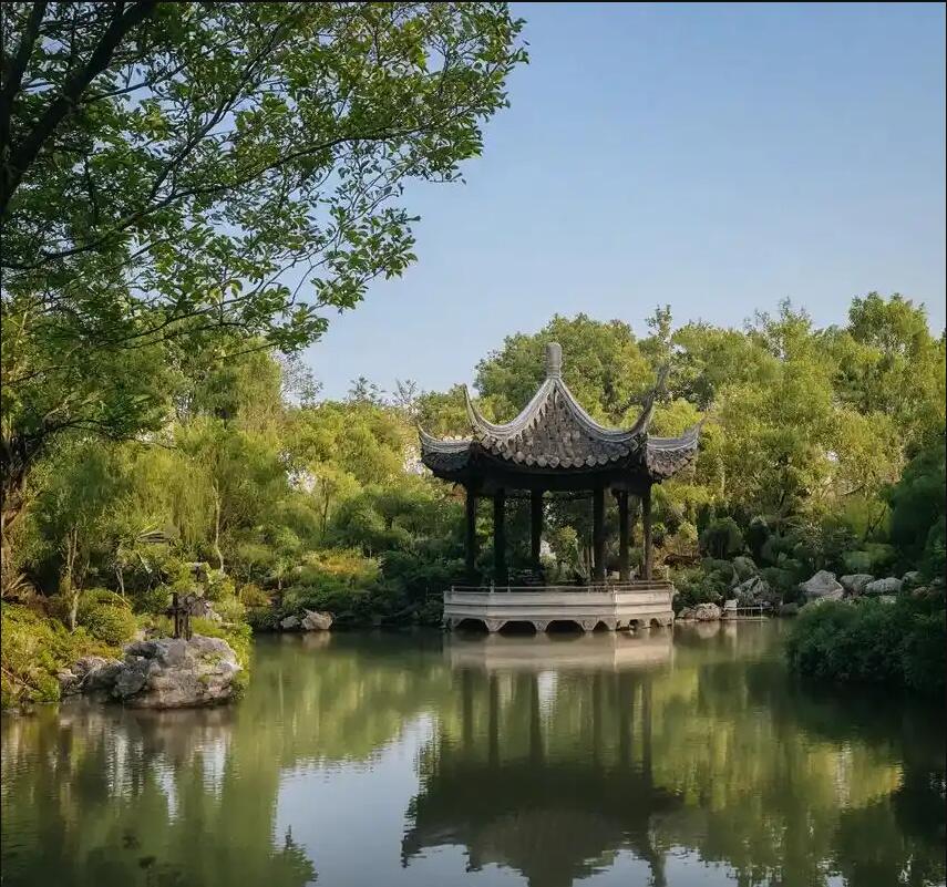 岑溪半知餐饮有限公司